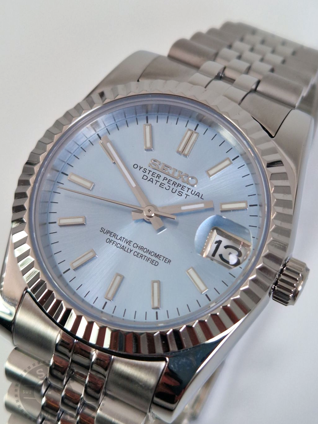 Datejust mod vaaleansinisellä kellotaululla ja Jubilee-rannekorulla