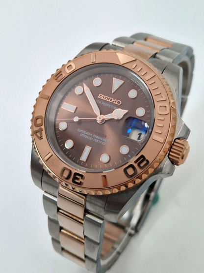 Yacht-Master mod ruusukultaisella kaksisävyisellä rannekorulla