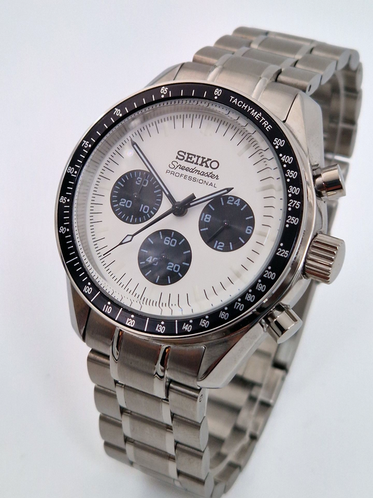 Speedmaster-modi valkoisena